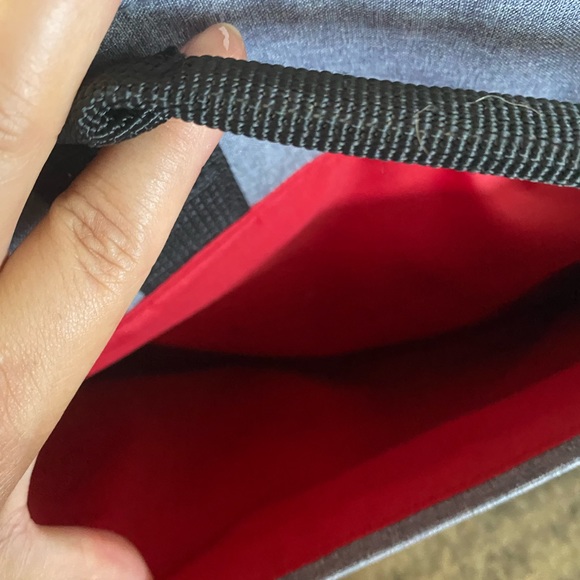 Skip Hop messenger-style large diaper bag - Picture 4 of 10